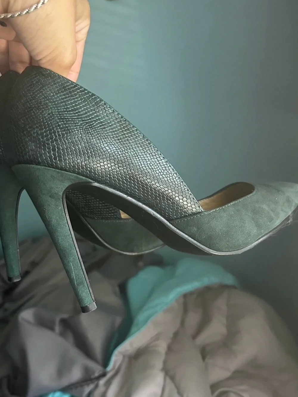 Chinese Laundry Dark Green Suede Pointed-Toe Pumps - Picture 2 of 5